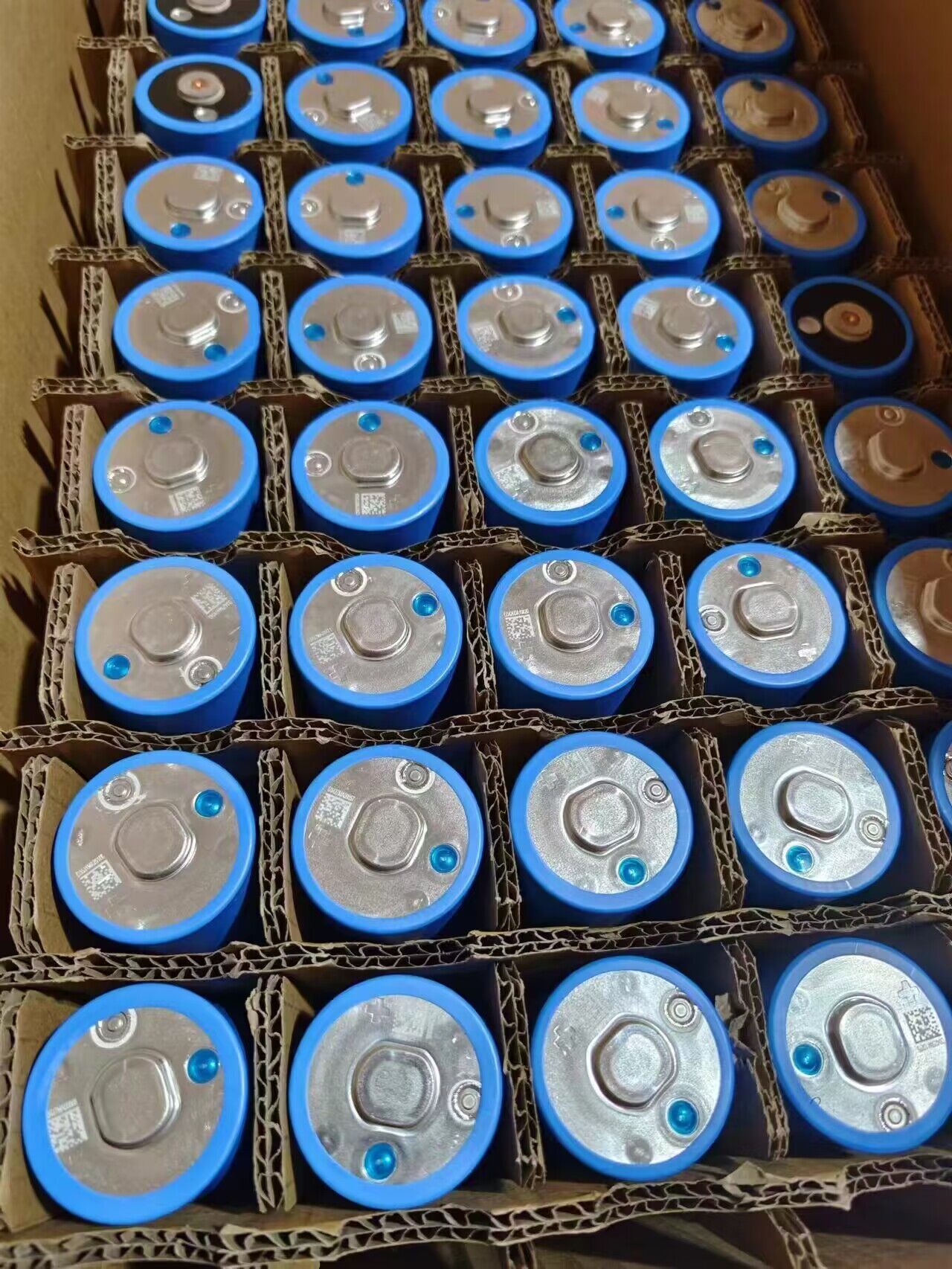 EVE C40 20AH 3.2V Lifepo4 Battery Cylindrical LFP Battery Home Solar Energy Storage Lifepo4 Battery - Image 3